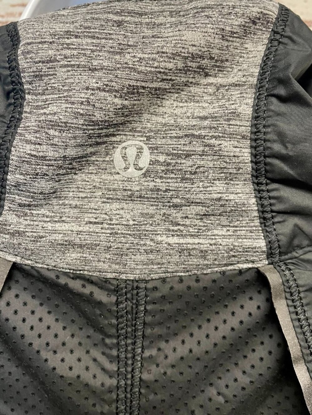 lululemon run: essentials jacket - Picture 4 of 7